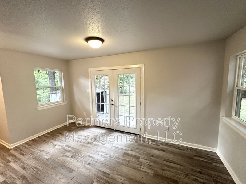 2409 Cottonwood Pl - Photo 5 of 15