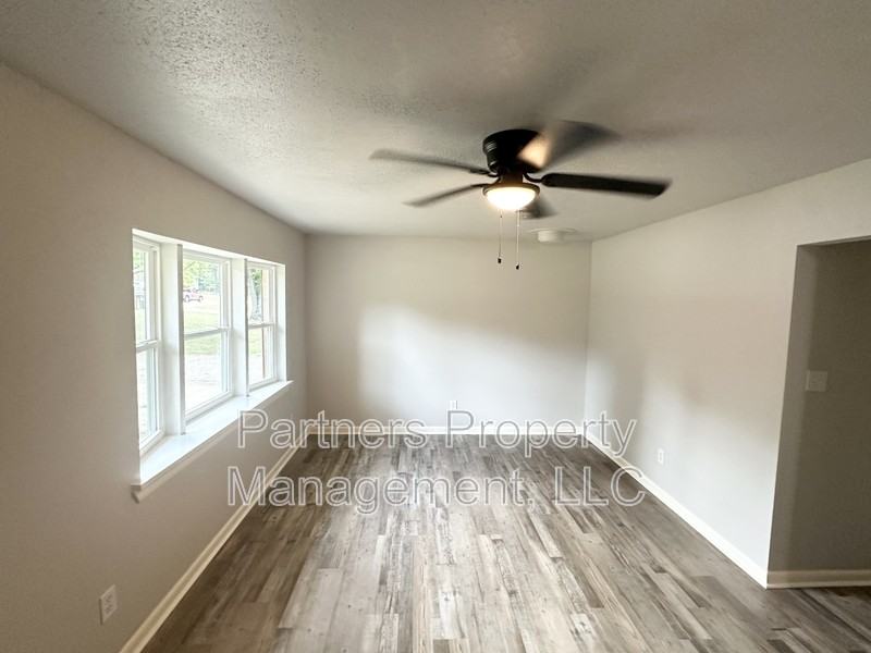 2409 Cottonwood Pl - Photo 6 of 15