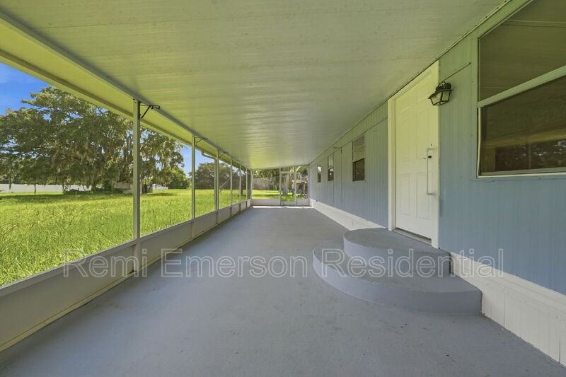 1096 Navajo Dr - Photo 2 of 28
