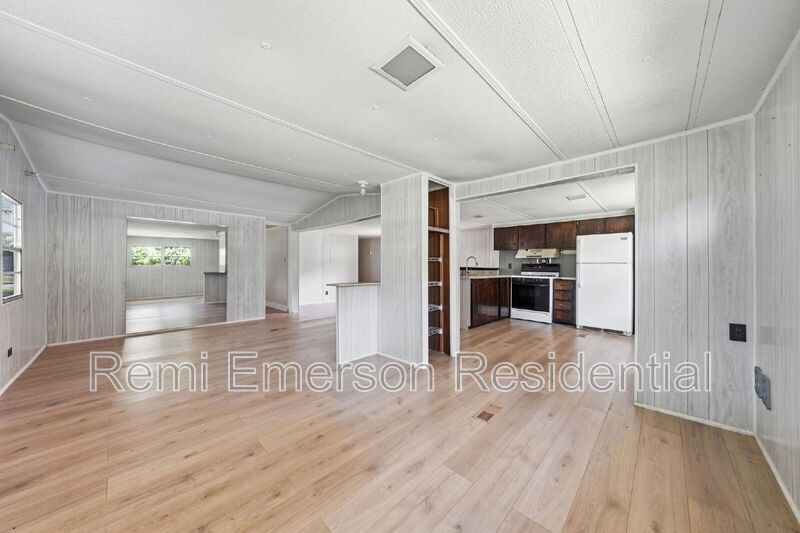 1096 Navajo Dr - Photo 6 of 28