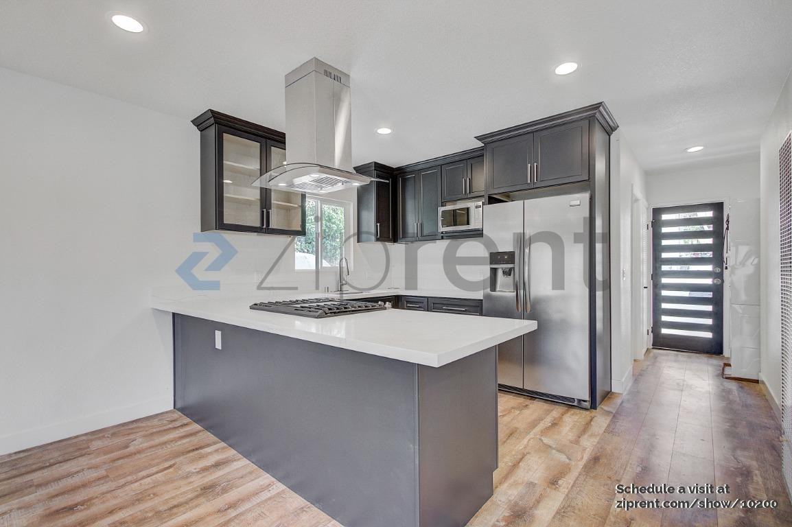 1518 Ewing St - Photo 5 of 15
