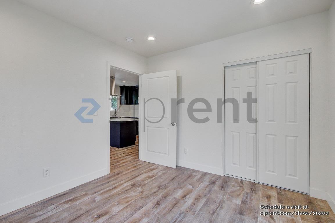 1518 Ewing St - Photo 7 of 15