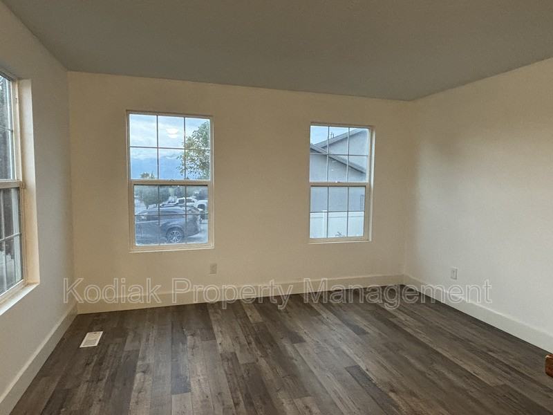 5757 W Coral Pine Ct - Photo 5 of 28