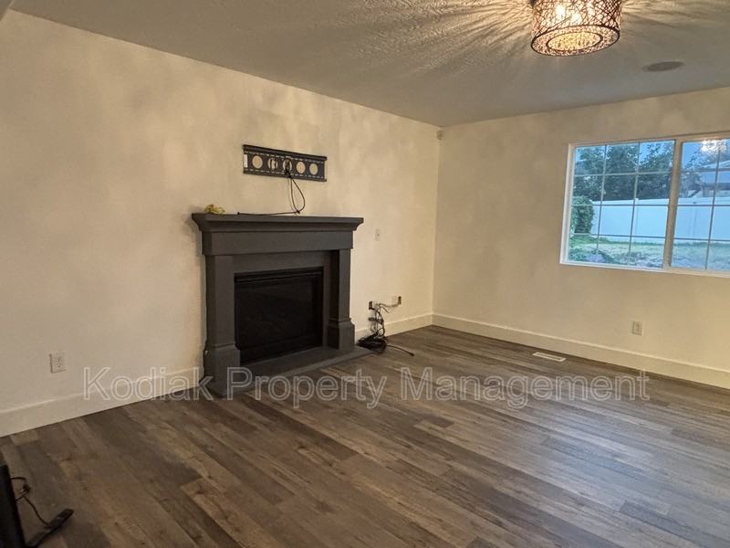 5757 W Coral Pine Ct - Photo 7 of 28