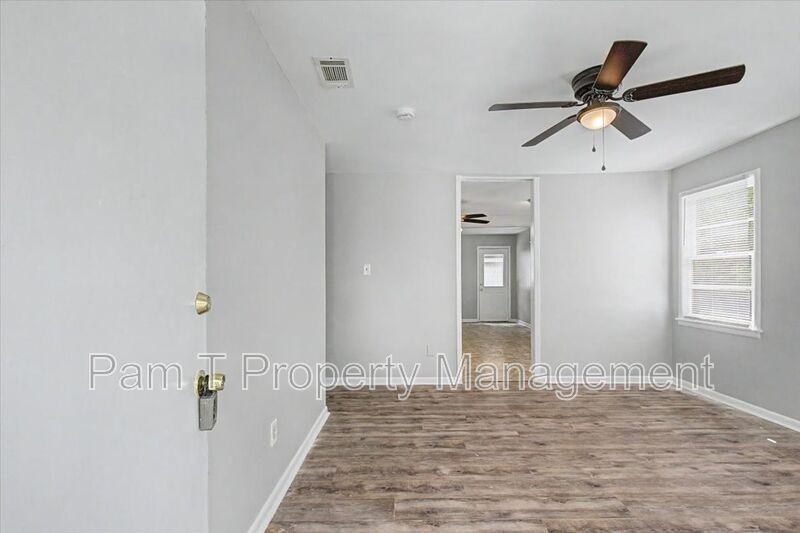 2619 - Photo 4 of 22