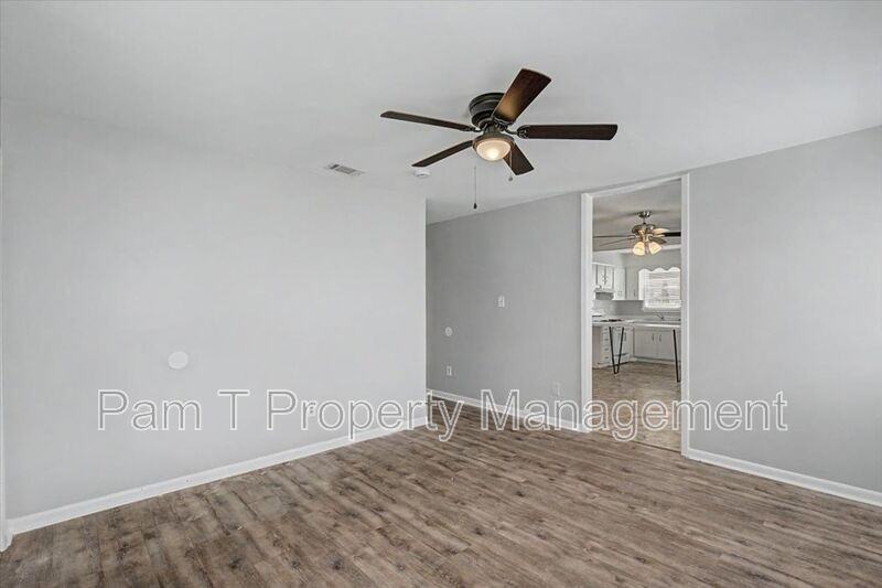 2619 - Photo 5 of 22