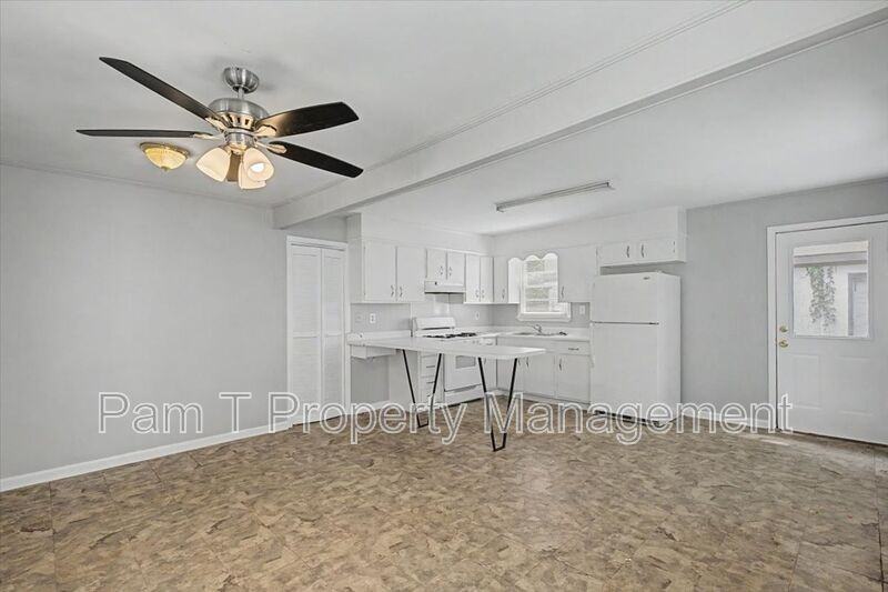 2619 - Photo 6 of 22