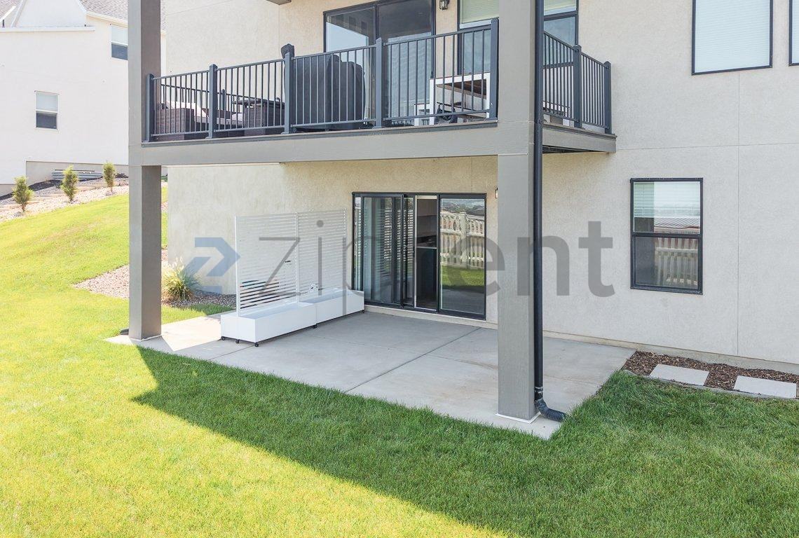418 N Pinnacle Ct #B - Photo 3 of 14