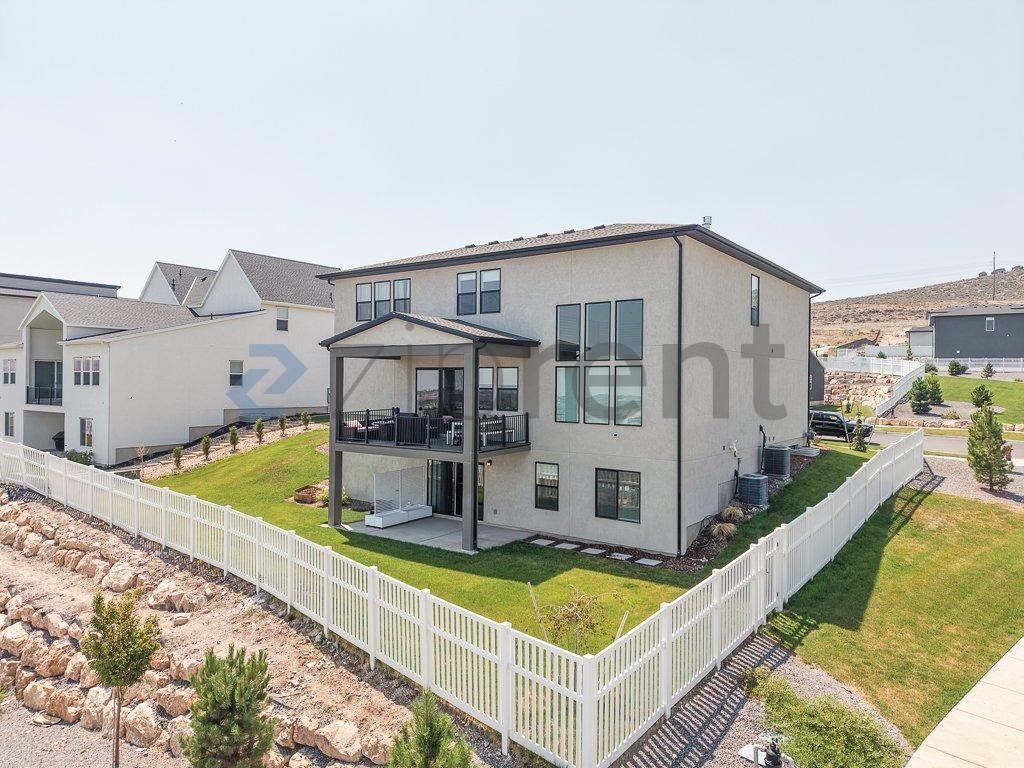 418 N Pinnacle Ct #B - Photo 5 of 14