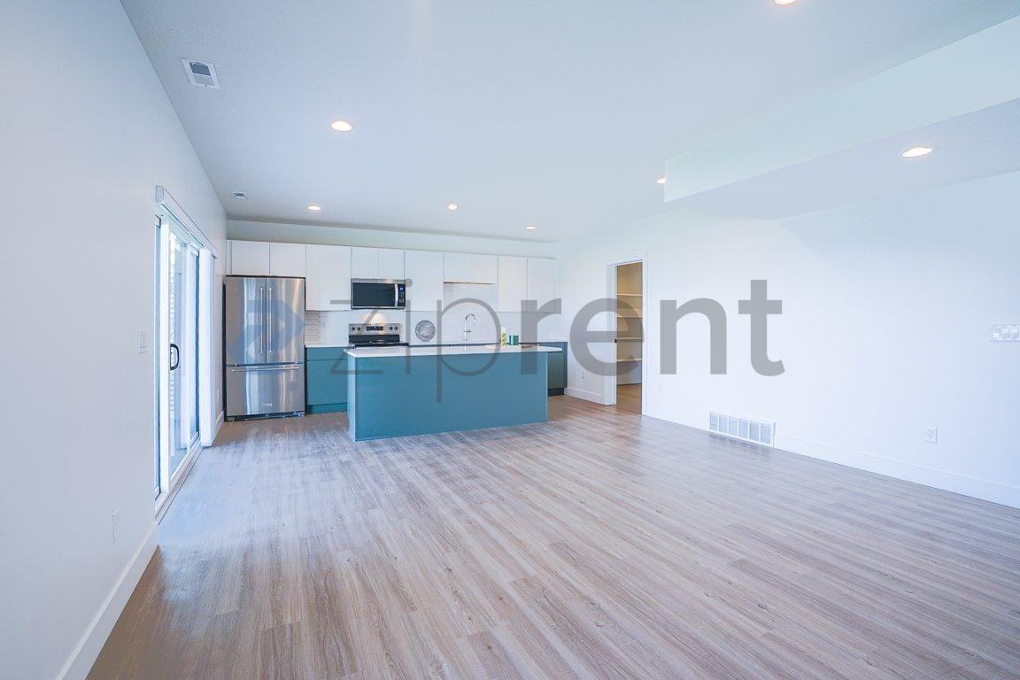 418 N Pinnacle Ct #B - Photo 7 of 14