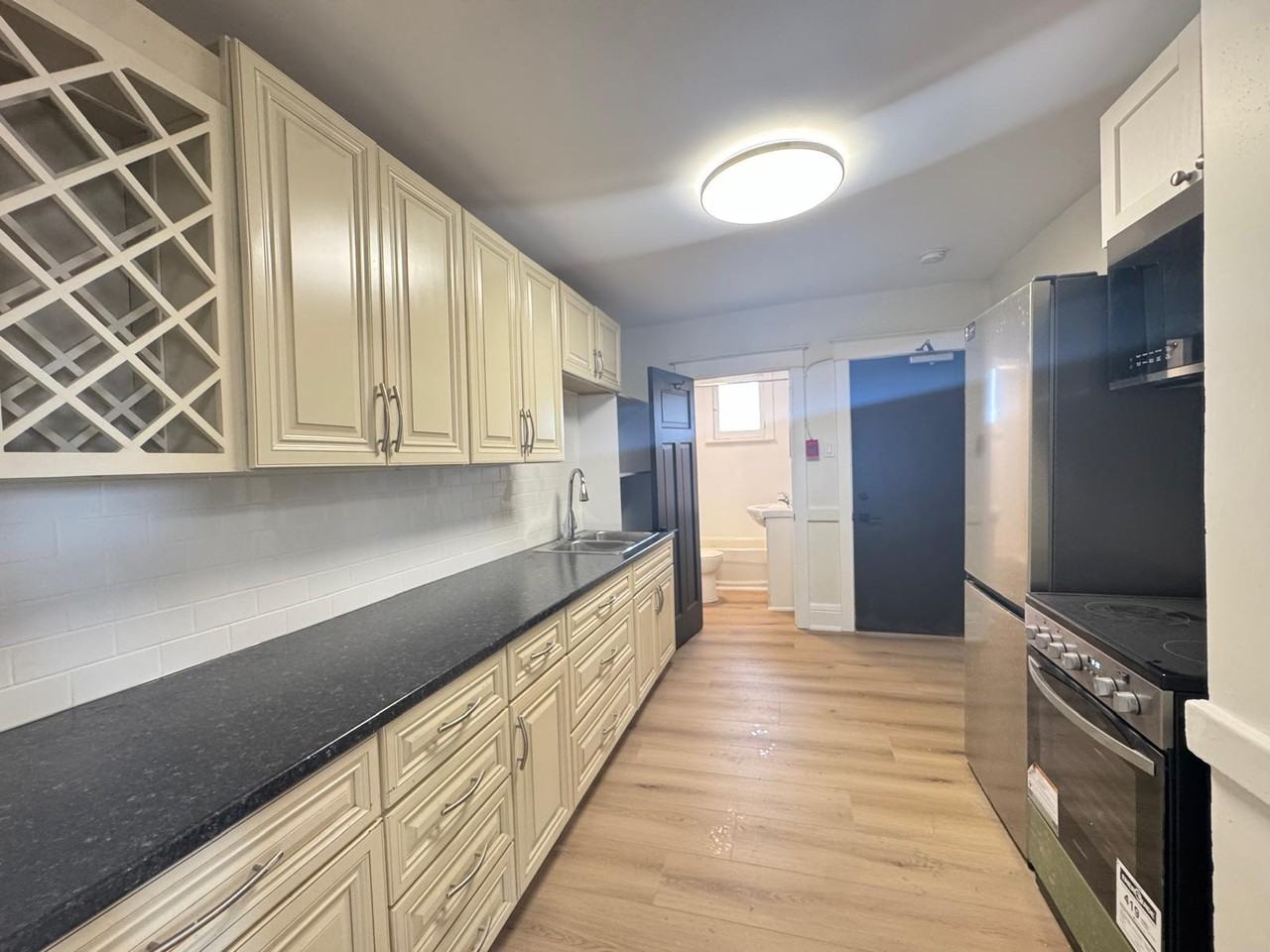 931 Main St East - Photo 3 of 15