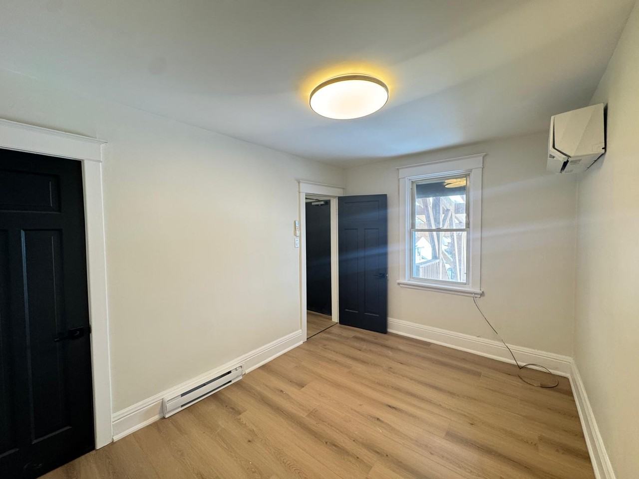 931 Main St East - Photo 6 of 15