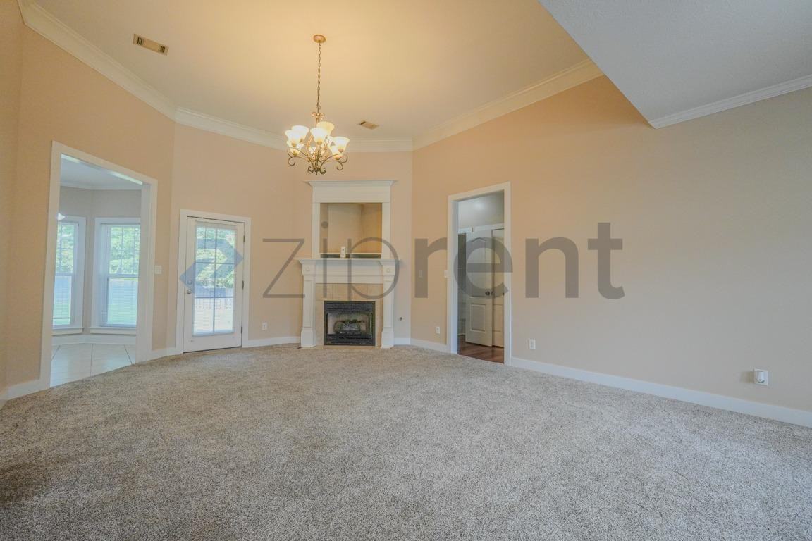 1101 Highmoor Ln - Photo 5 of 50