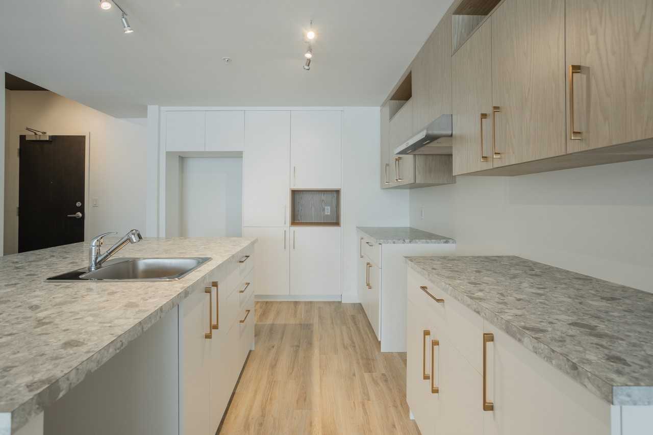 4940 Rue Lionel-Groulx — photo 3