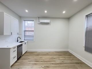 254 Dundurn St S - Photo 4 of 23