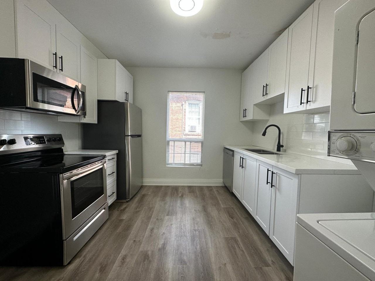 430 King St W - Photo 2 of 16