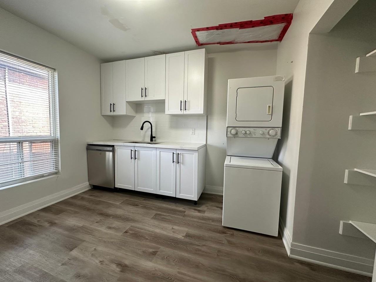 430 King St W - Photo 4 of 16