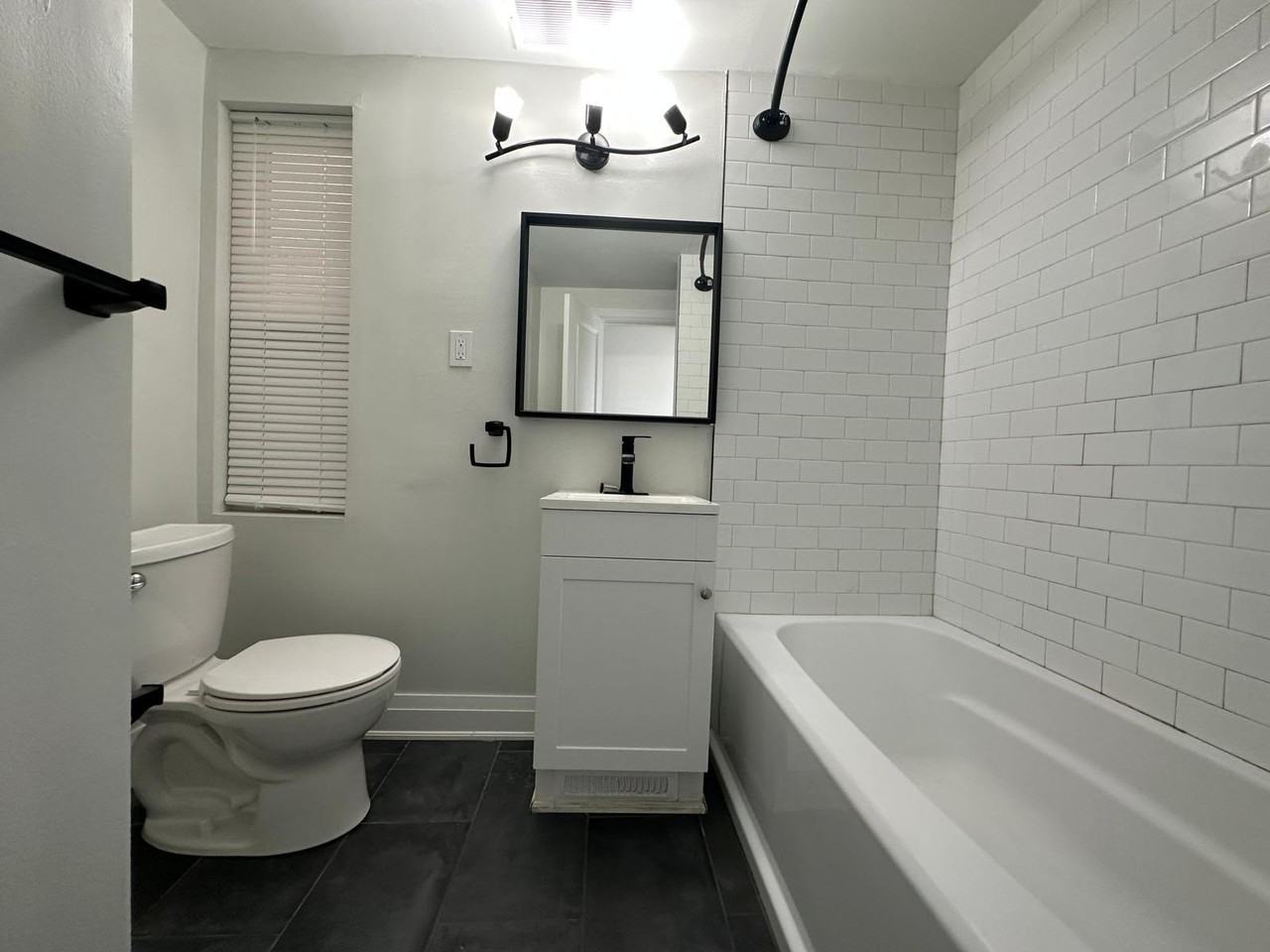 430 King St W - Photo 5 of 16