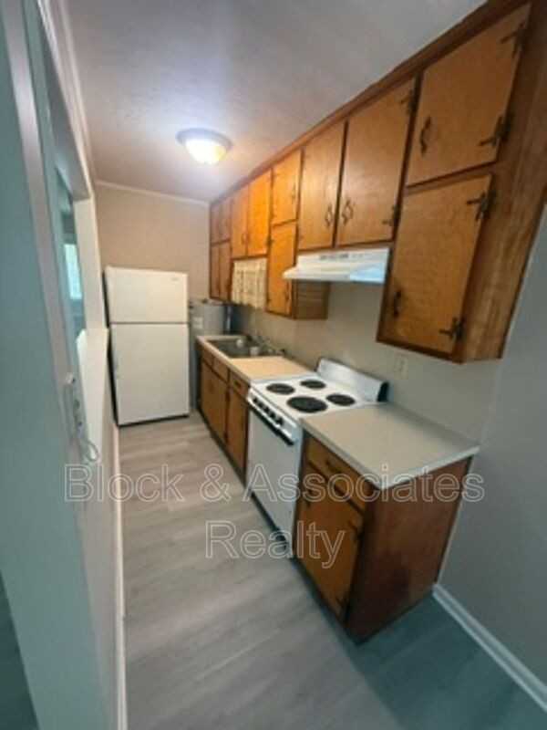 136 W Pritchard St - Photo 2 of 5