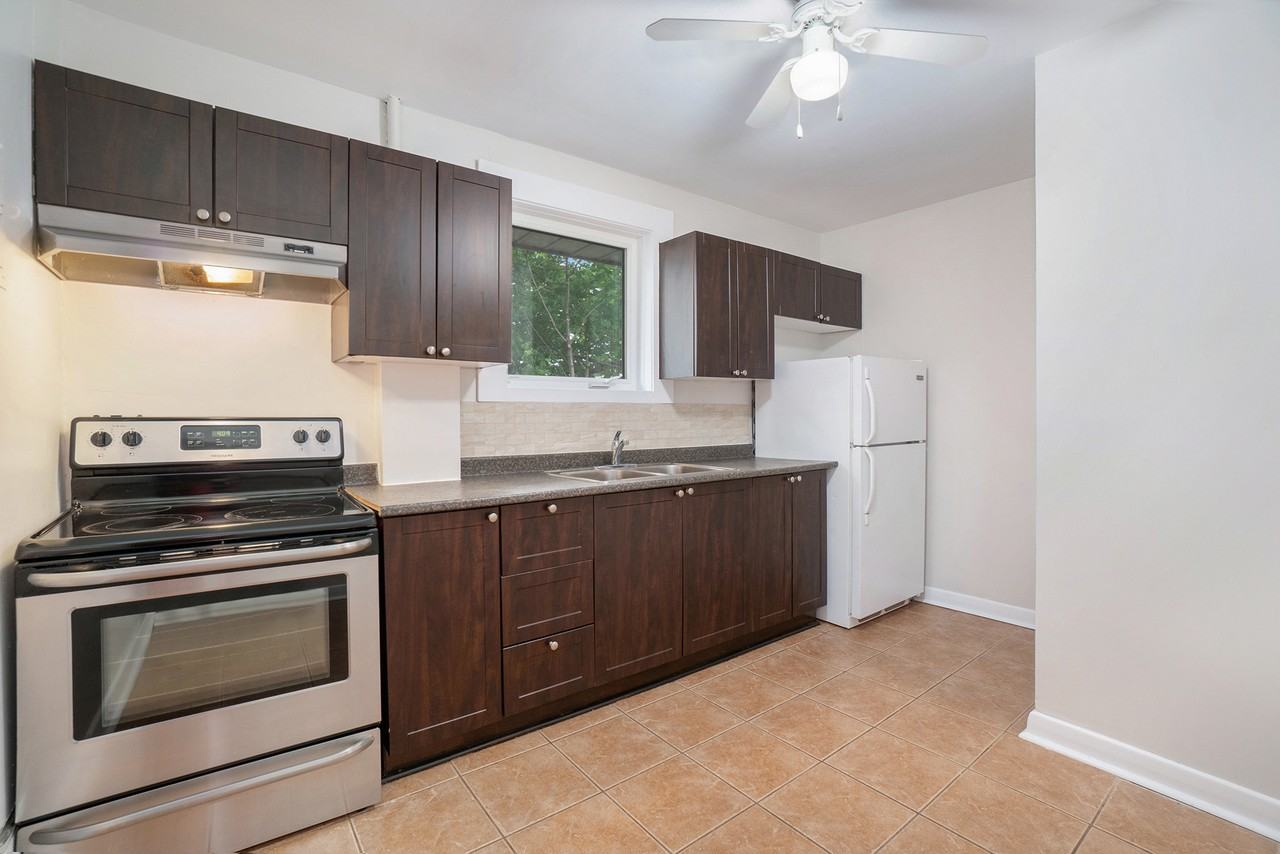 406 Tweedsmuir Ave - Photo 6 of 12