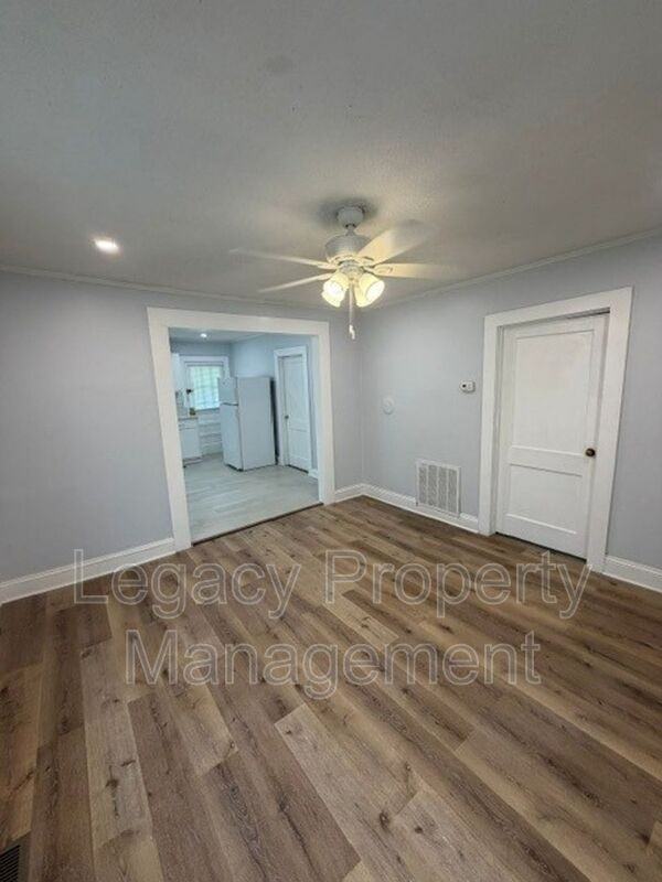 1817 Wood Ave - Photo 2 of 9