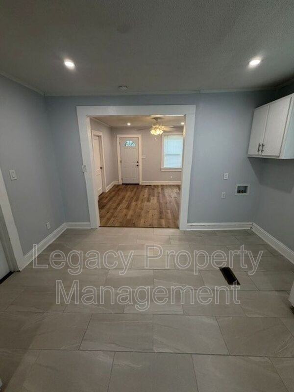 1817 Wood Ave - Photo 5 of 9