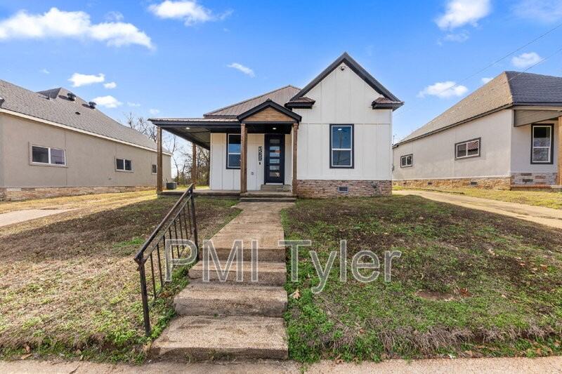 1259 Bonham St - Photo 2 of 25