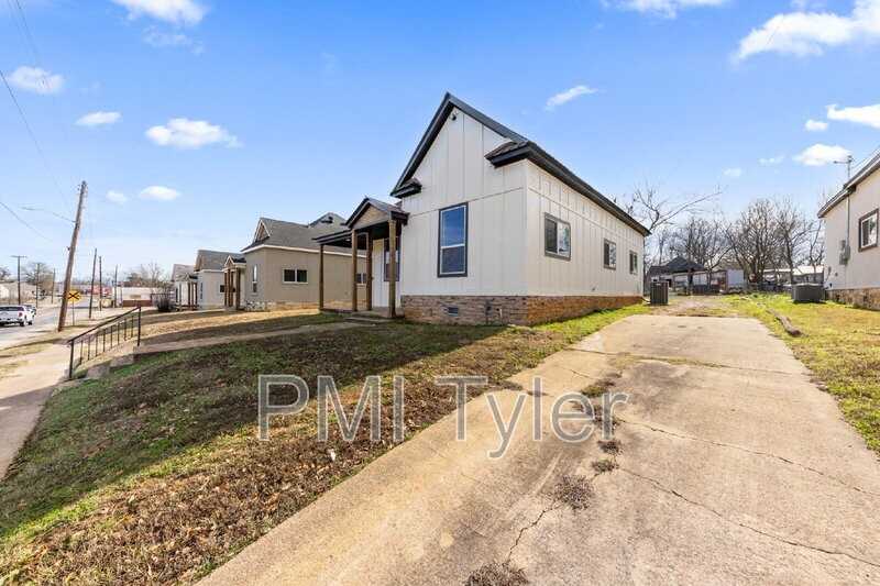1259 Bonham St - Photo 4 of 25