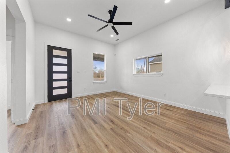 1259 Bonham St - Photo 7 of 25