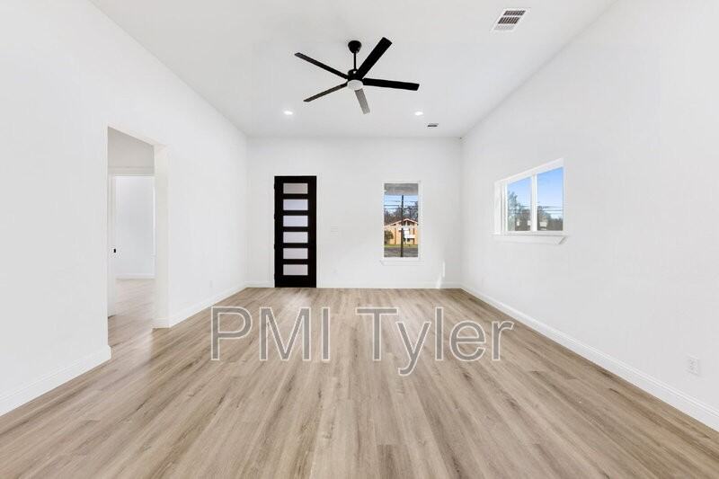 1269 Bonham St - Photo 5 of 15