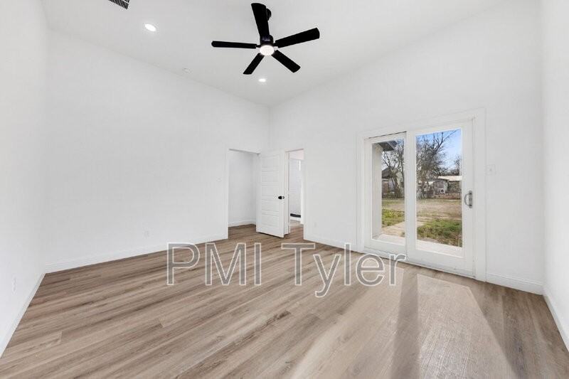 1269 Bonham St - Photo 6 of 15