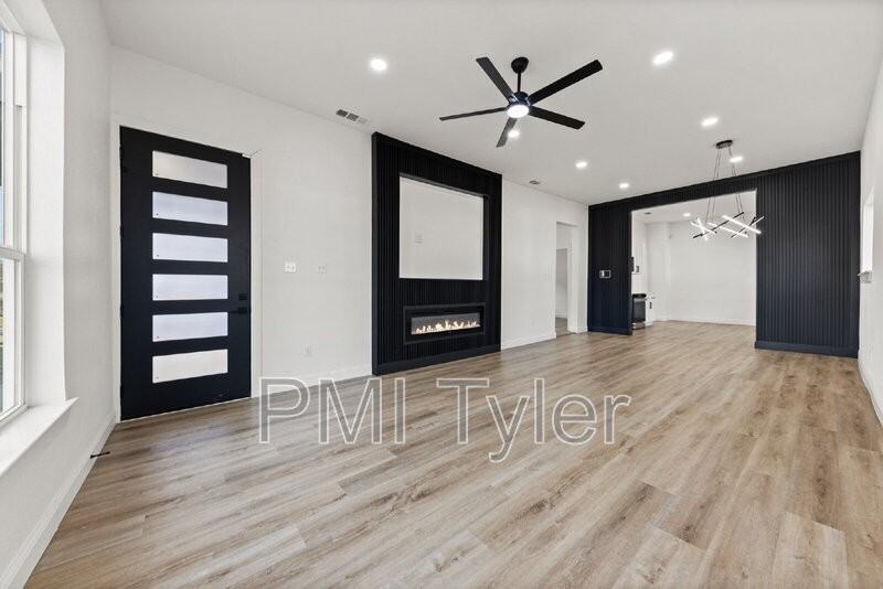 1279 Bonham St - Photo 6 of 24
