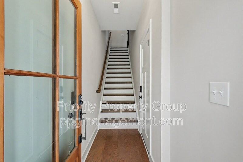 2305 Rozzelles Ferry Rd - Photo 4 of 23