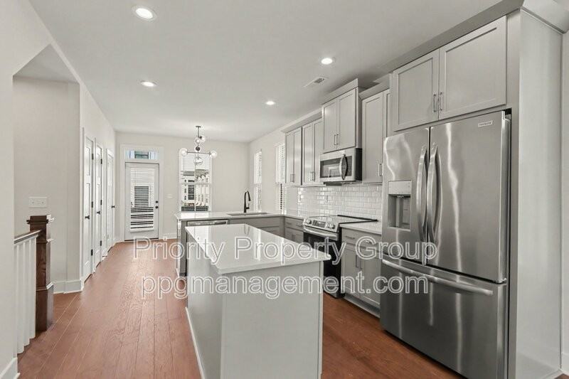 2305 Rozzelles Ferry Rd - Photo 5 of 23