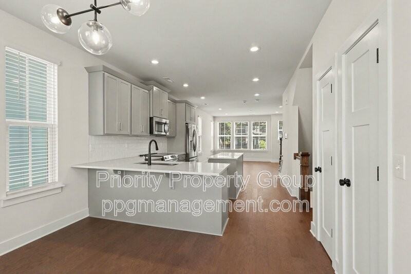 2305 Rozzelles Ferry Rd - Photo 6 of 23