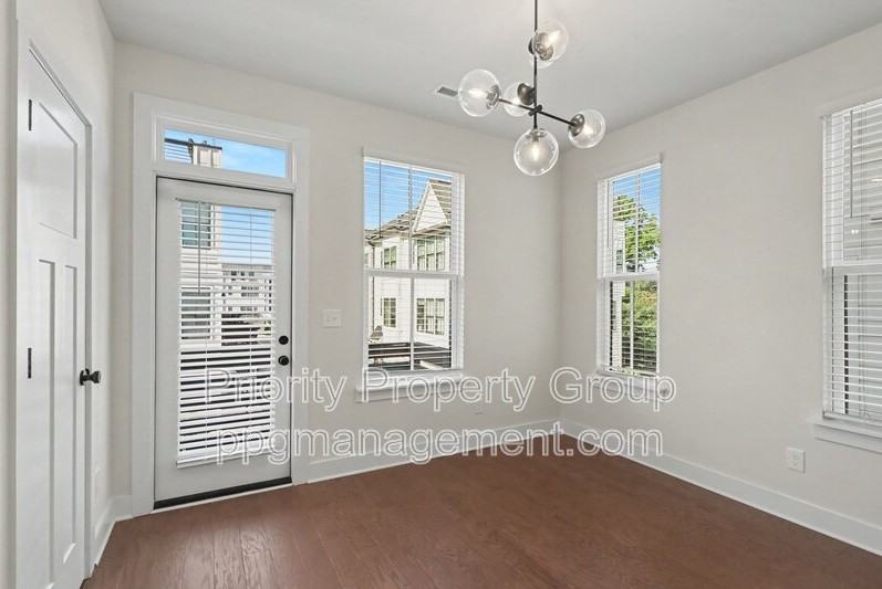 2305 Rozzelles Ferry Rd - Photo 7 of 23