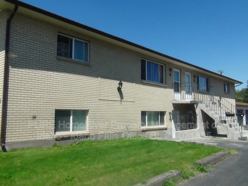 640 Hansen Ave #4 - Photo 2 of 12