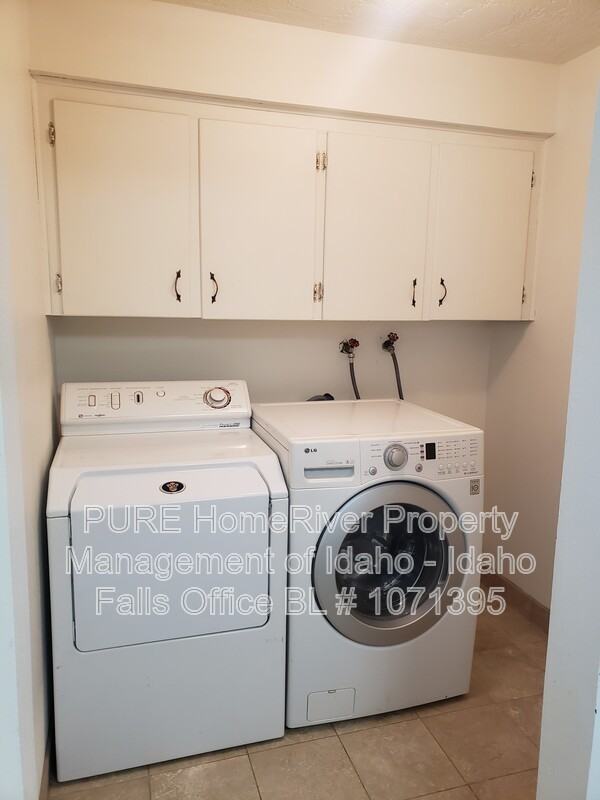 640 Hansen Ave #4 - Photo 7 of 12