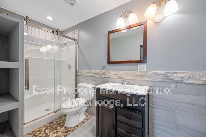 404 Somerville Ave - Photo 6 of 29