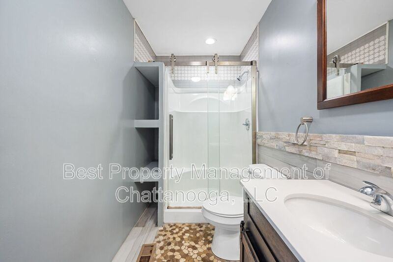404 Somerville Ave - Photo 7 of 29
