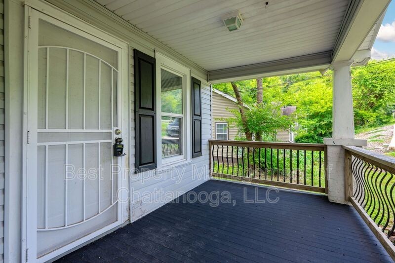 4802 Oakland Ave - Photo 6 of 24