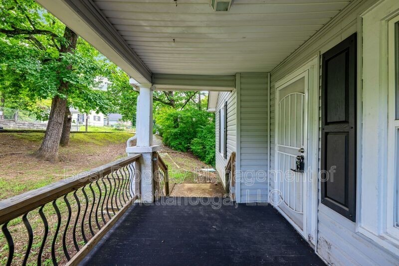 4802 Oakland Ave - Photo 7 of 24