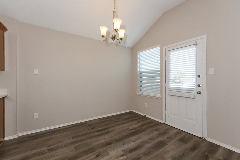 1346 Vermont Ave - Photo 6 of 16