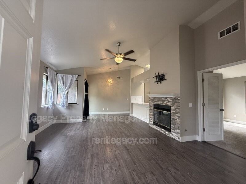 7059 Sprig Dr - Photo 2 of 19