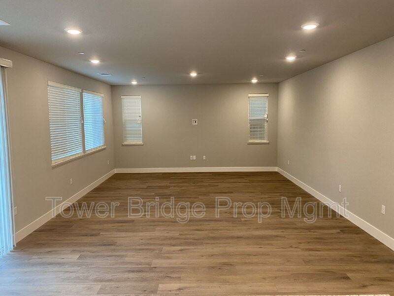 3836 Firestar Way - Photo 4 of 39