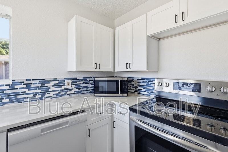 7124 Wagonwheel Rd - Photo 7 of 18