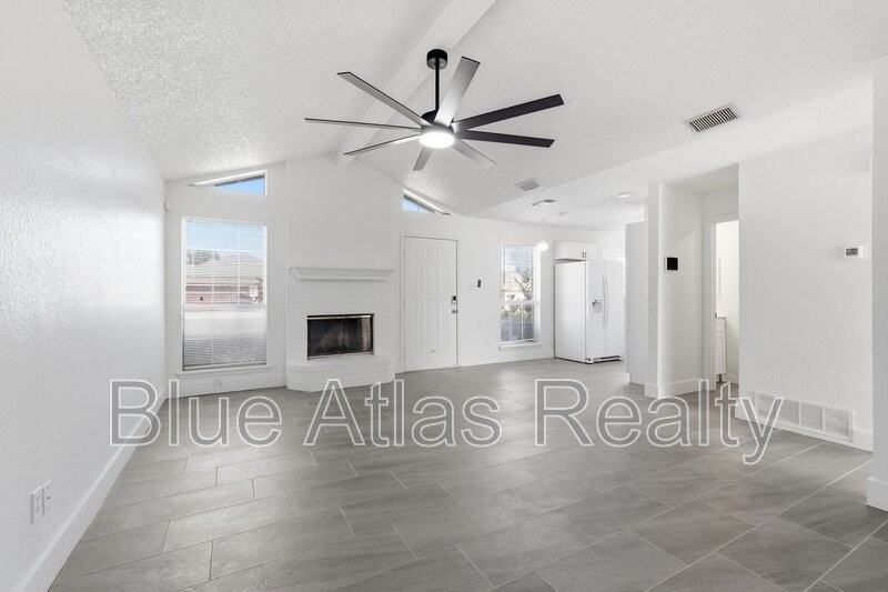 7124 Wagonwheel Rd - Photo 3 of 18