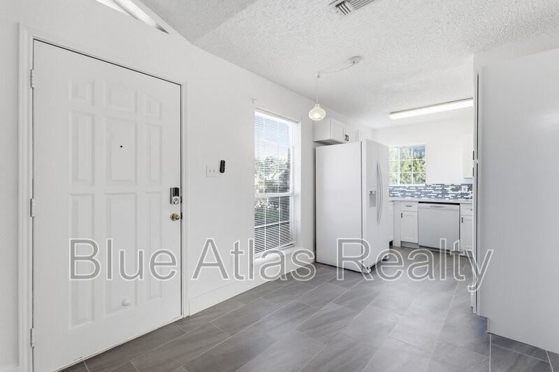 7124 Wagonwheel Rd - Photo 2 of 18
