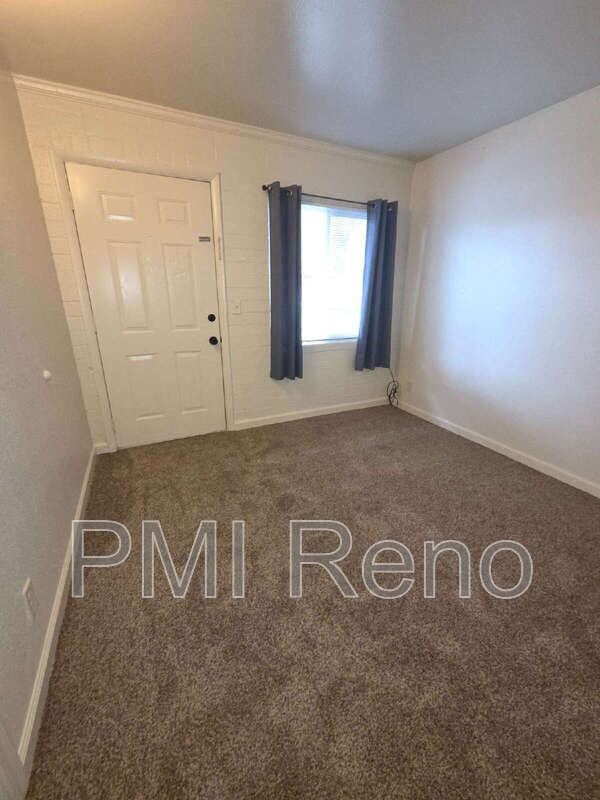 821 Spokane St #4 - Photo 2 of 7