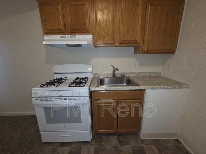 821 Spokane St #4 - Photo 3 of 7